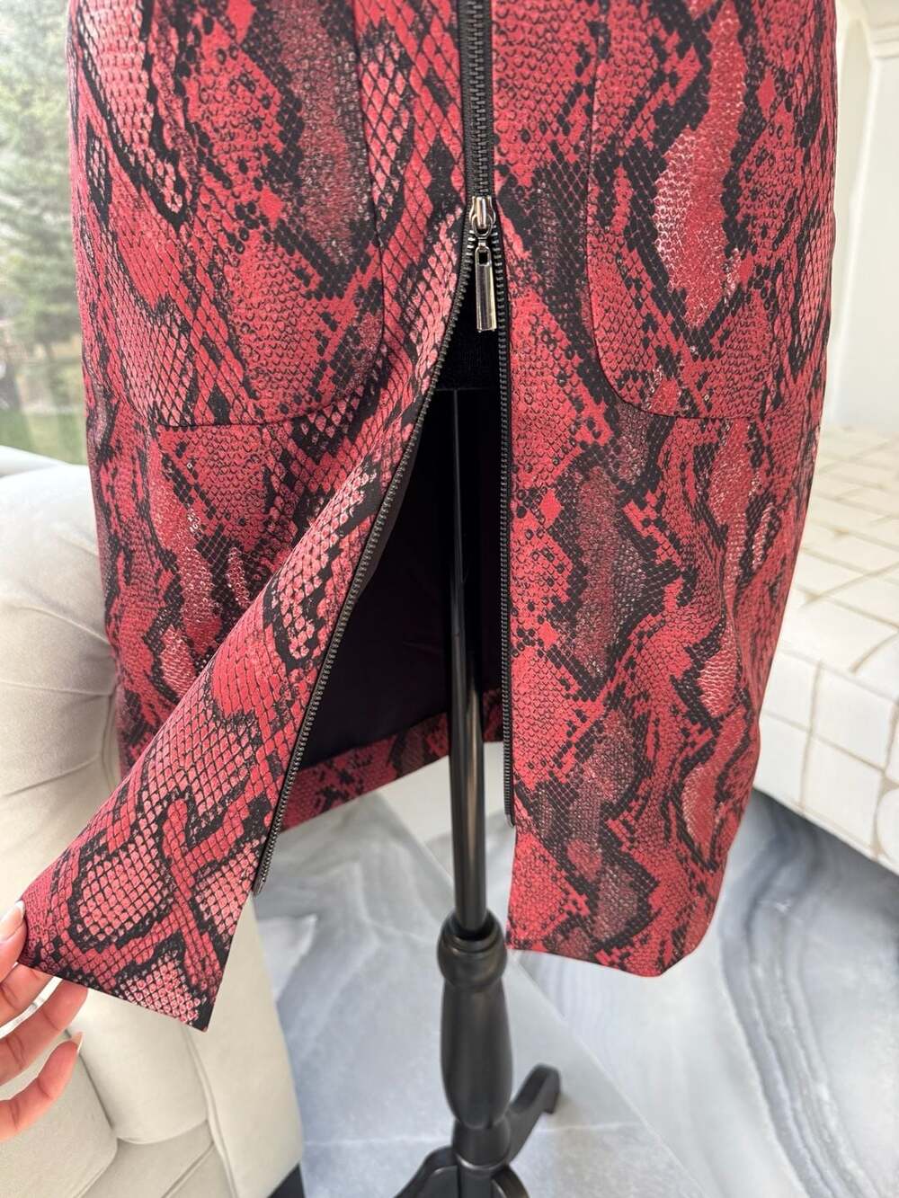 L'AGENCE Red Python Snakeskin Print Zip Front Sheath Dress Size 2 Dual Zipper - Picture 5 of 10